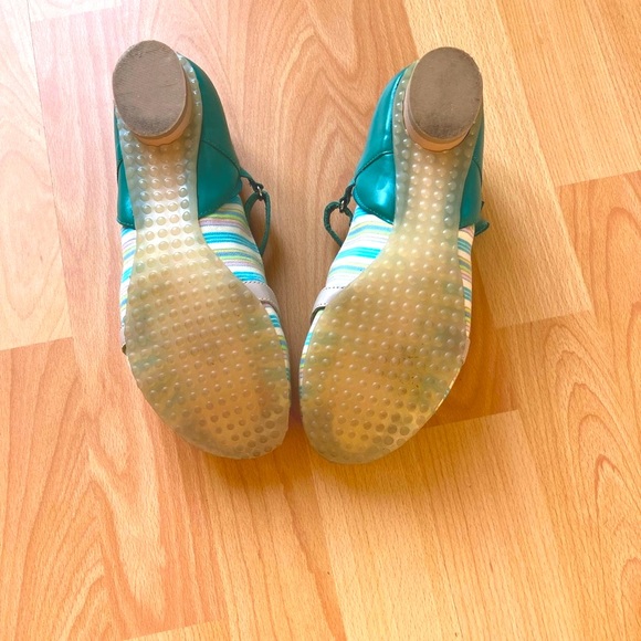 M by Morenatom: Fun twist on a pair of ladies Mary Janes. Size 6M. - Picture 10 of 10